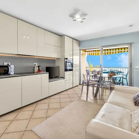 Splendide Vue Front De Mer, Terrasse, Gare Train Appartement *